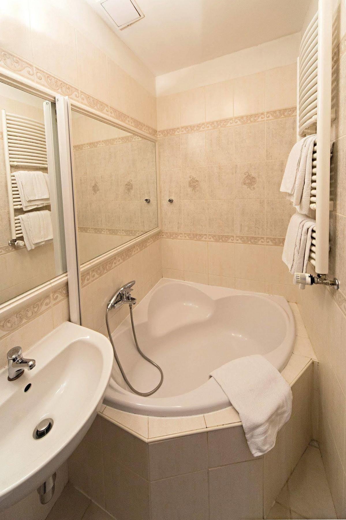 Hotel Donatello Prága Kültér fotó