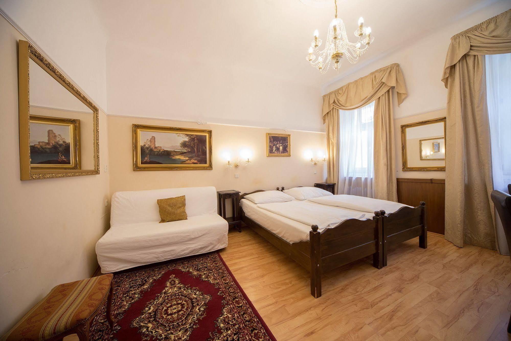 Hotel Donatello Prága Kültér fotó