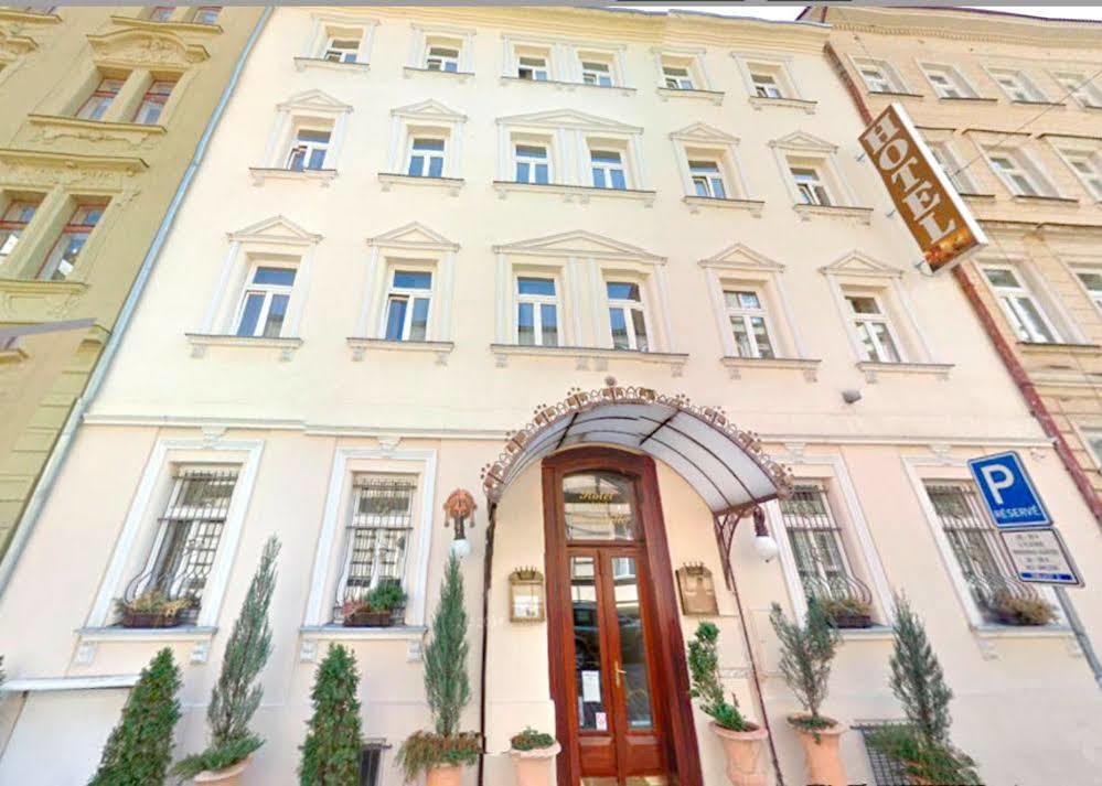 Hotel Donatello Prága Kültér fotó