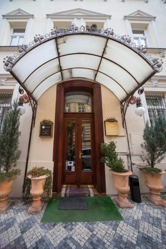 Hotel Donatello Prága Kültér fotó